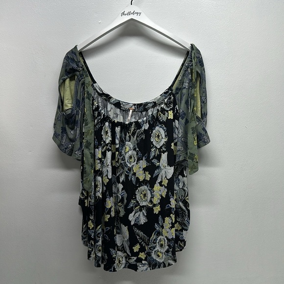 Free People Baja Babe Shirt Cold Shoulder Short Sleeve Floral Black Size Large - Picture 2 of 12